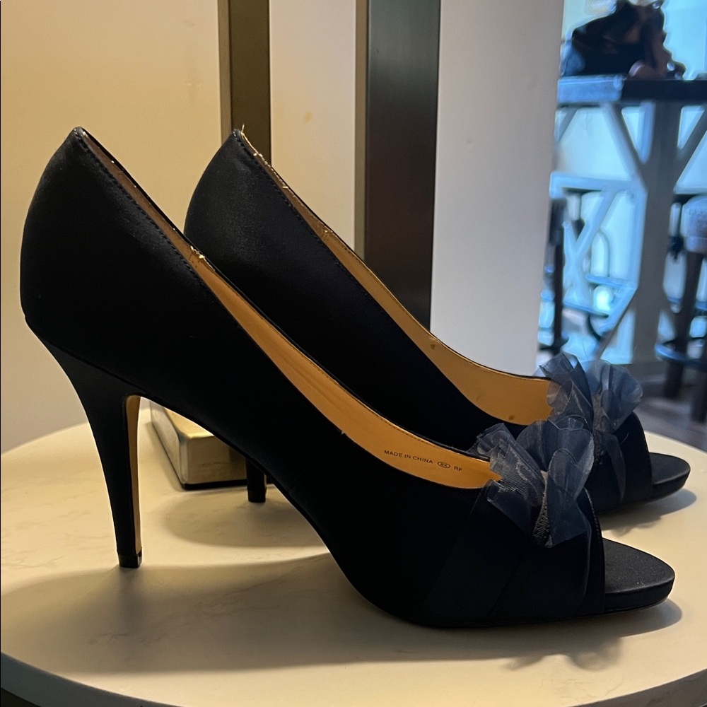 Nina Women's Elegant Navy Heels